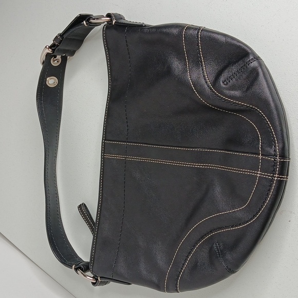 Coach -F10908 -Vintage Black Leather Hobo/ Shoulder Bag - Picture 1 of 7